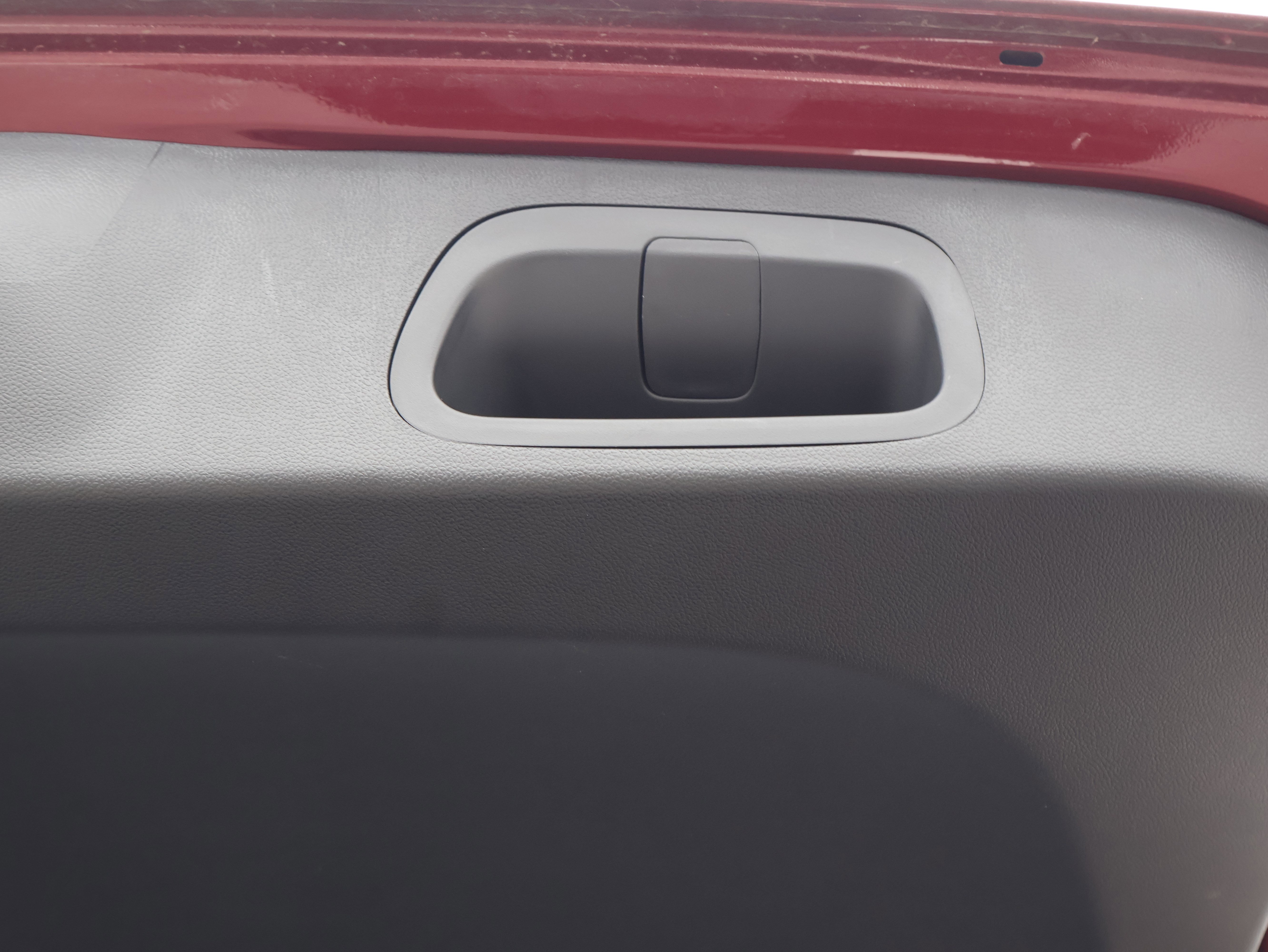 Used 2025 Chevrolet Trax RS w/ Sunroof Package image 19