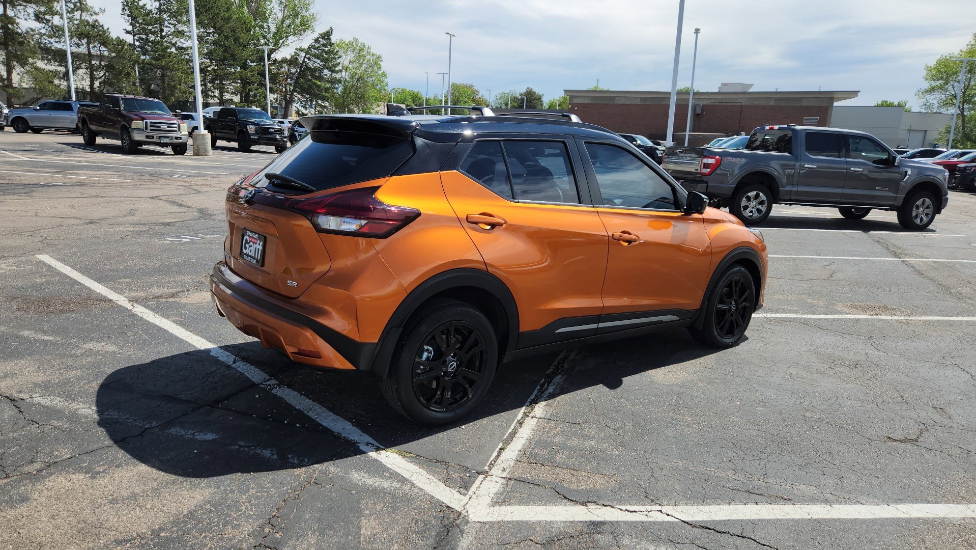 Used 2024 Nissan Kicks SR w/ SR Premium Package FWD image 14