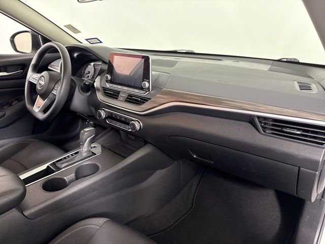 Used 2025 Nissan Altima 2.5 SV image 21