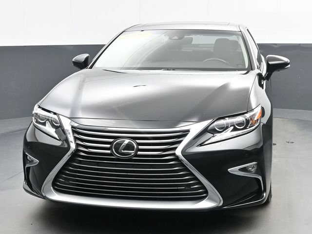 Used 2017 Lexus ES 350 w/ Luxury Package FWD image 3