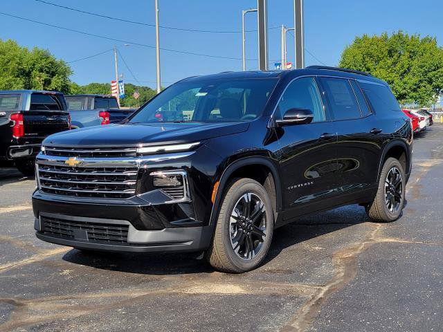 New 2027 Chevrolet Traverse LT w/ Sun and Wheel Package AWD/4WD image 4