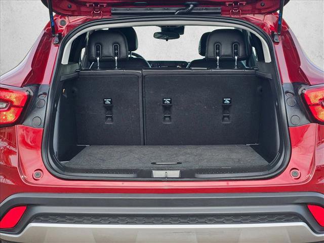 Used 2025 Chevrolet Trax LT w/ LT Convenience Package FWD image 6