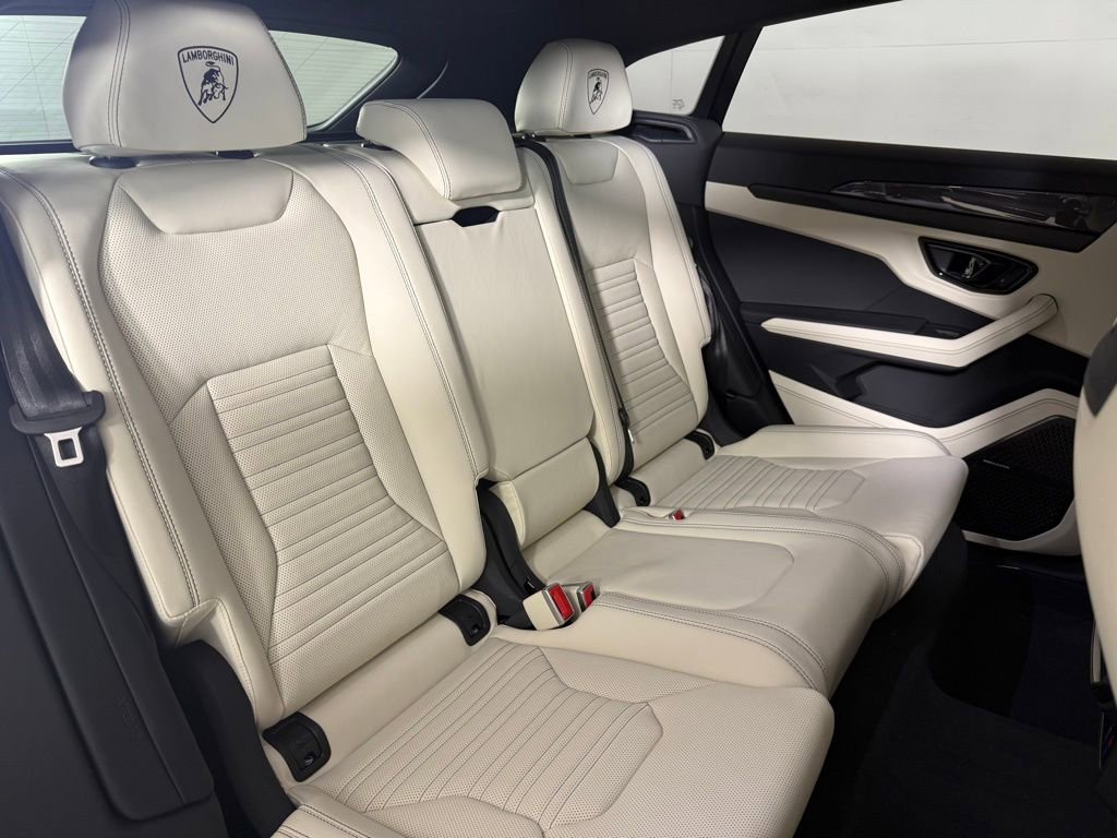 Used 2025 Lamborghini Urus SE image 26