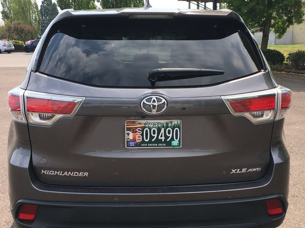 Used 2016 Toyota Highlander XLE AWD/4WD image 5
