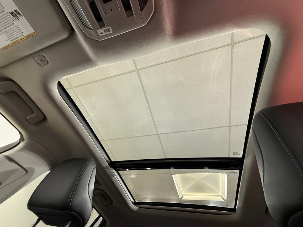 Certified 2024 Toyota Highlander Platinum AWD/4WD image 18