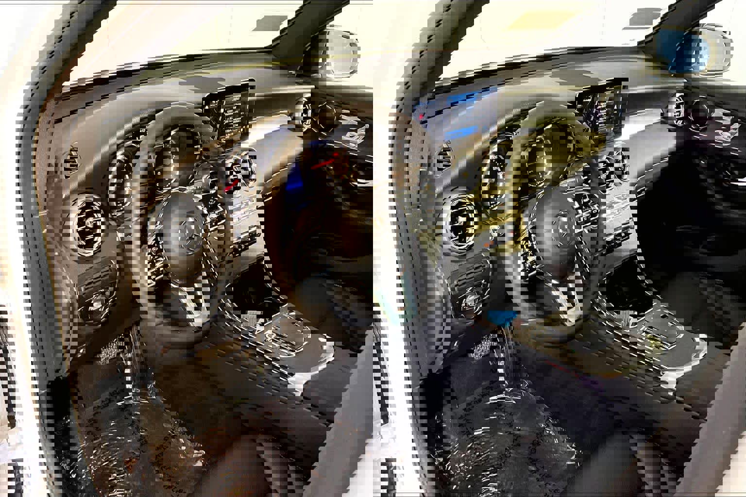 Used 2022 Mercedes-Benz GLC 300 4MATIC image 18