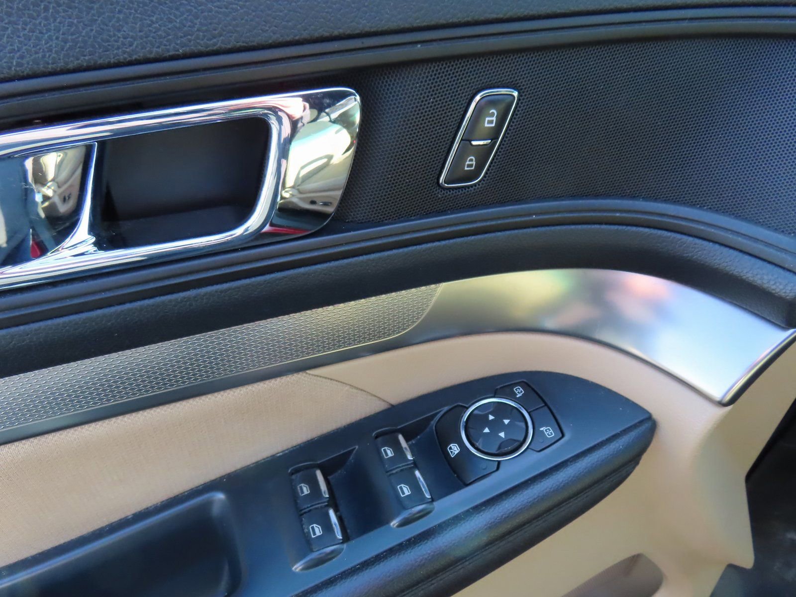 Used 2016 Ford Explorer 4WD image 10