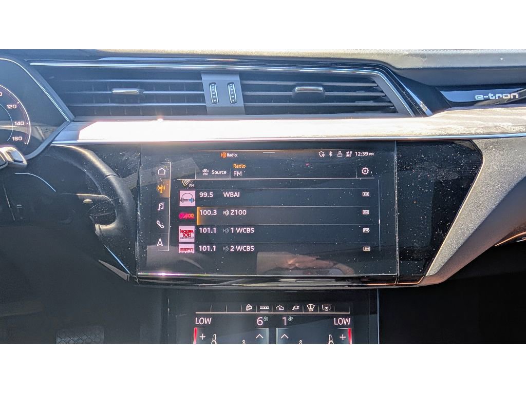 Used 2023 Audi e-tron Chronos image 22