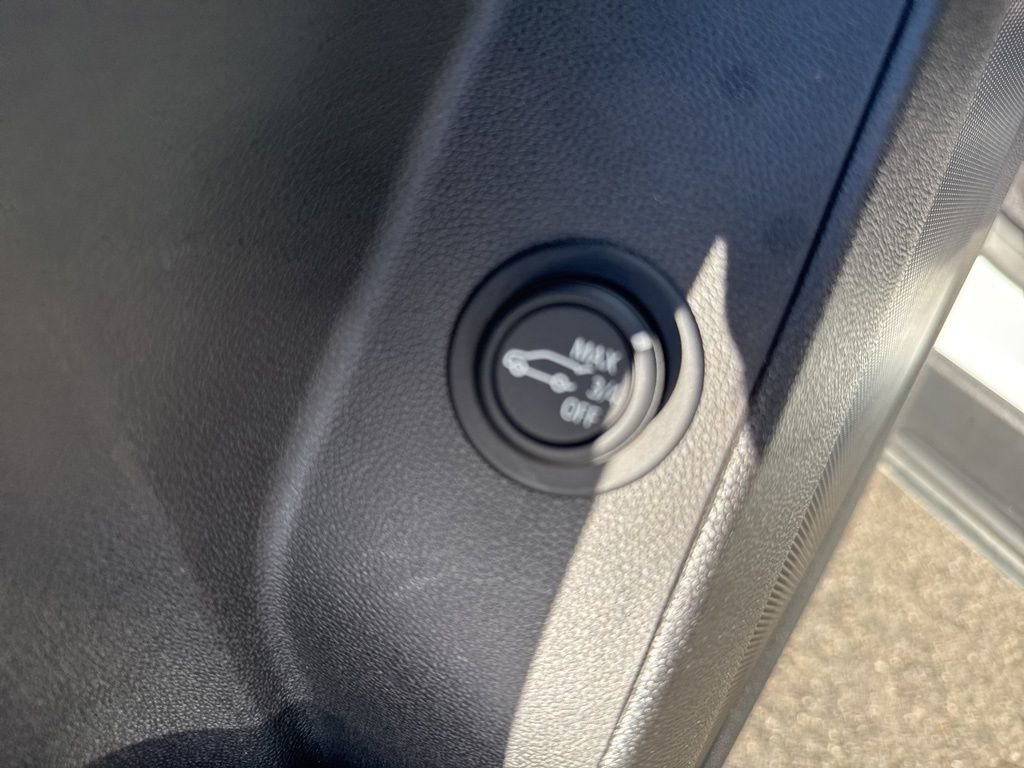 Used 2024 Chevrolet Equinox LT image 28