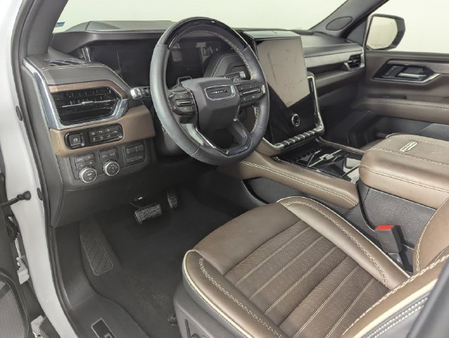 Used 2026 GMC Yukon XL Denali Ultimate AWD/4WD image 11