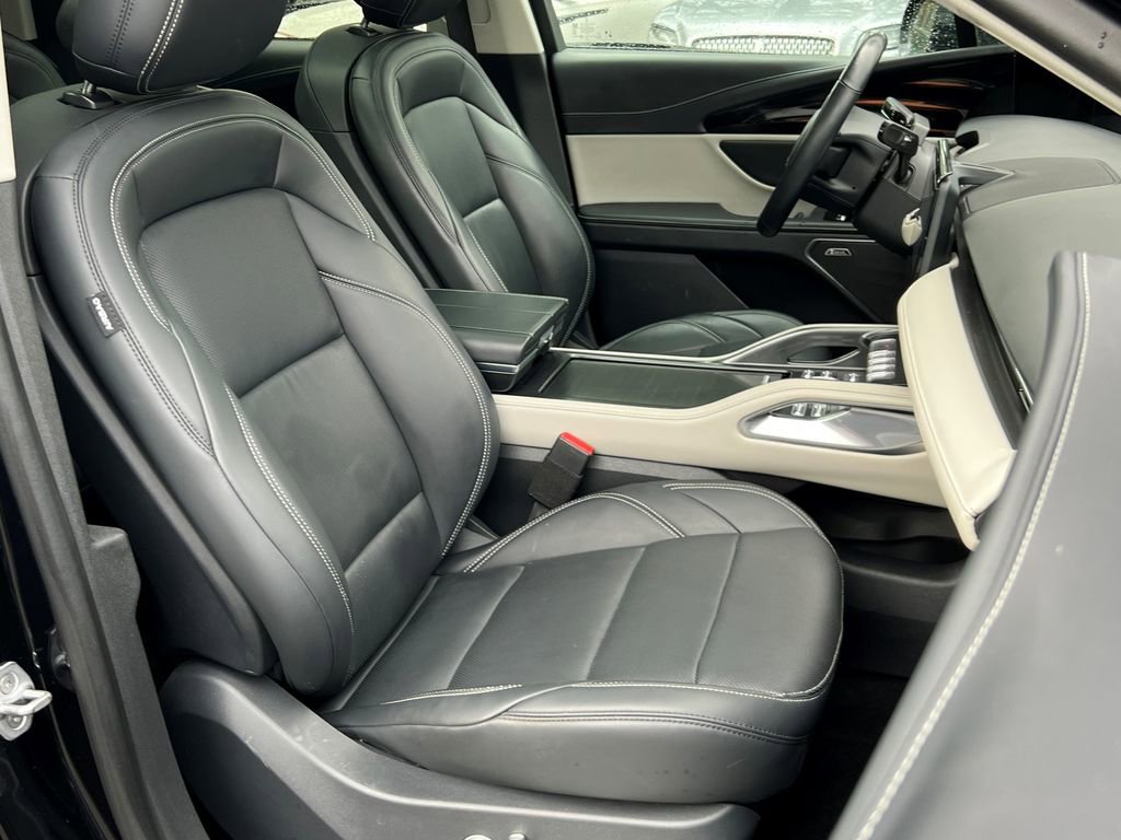 Used 2025 Lincoln Nautilus Premier w/ Equipment Group 102A image 14