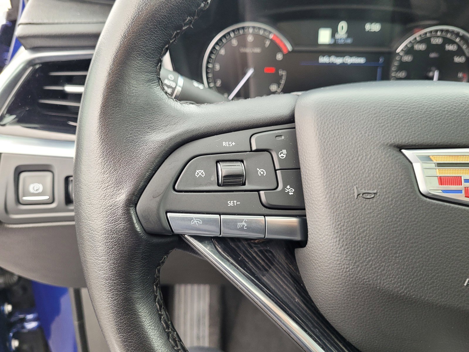 Certified 2025 Cadillac XT6 Premium Luxury image 22