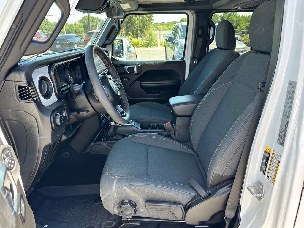 Used 2024 Jeep Wrangler Unlimited Sport AWD/4WD image 12