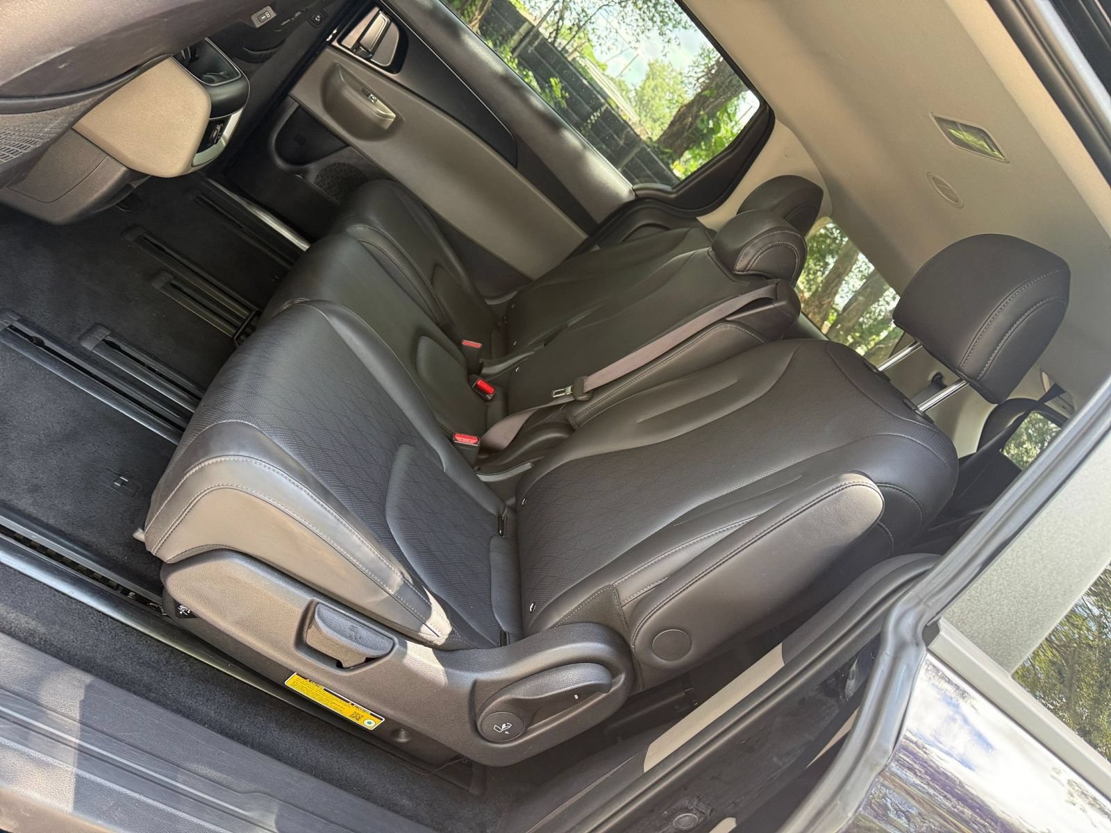 Used 2026 Kia Carnival FWD image 38