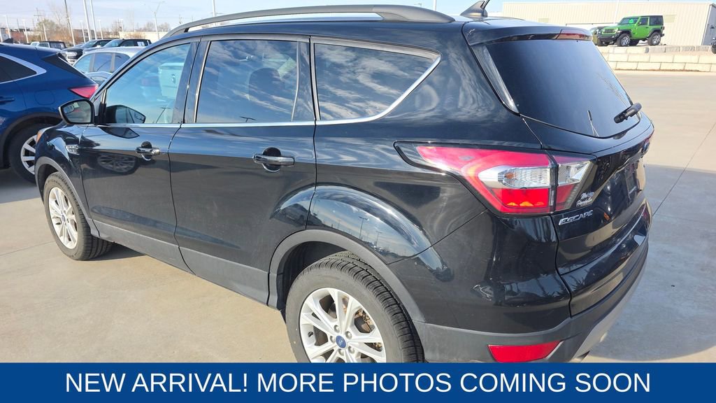 Used 2018 Ford Escape SE w/ SE Sync 3 Package image 3