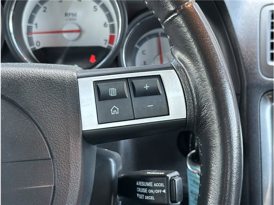 Used 2010 Dodge Challenger SE RWD image 22