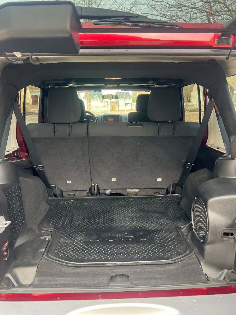 Used 2012 Jeep Wrangler Unlimited Sahara w/ Dual Top Group image 9