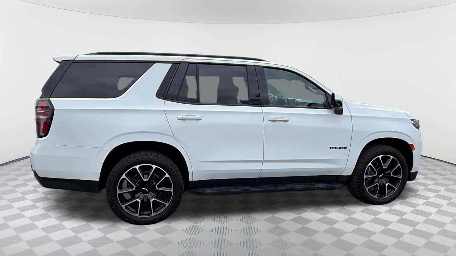 Used 2023 Chevrolet Tahoe RST w/ Luxury Package AWD/4WD image 4