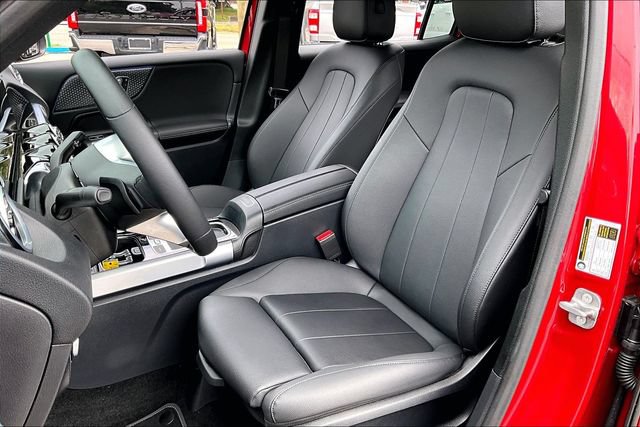 Used 2025 Mercedes-Benz GLB 250 4MATIC image 18