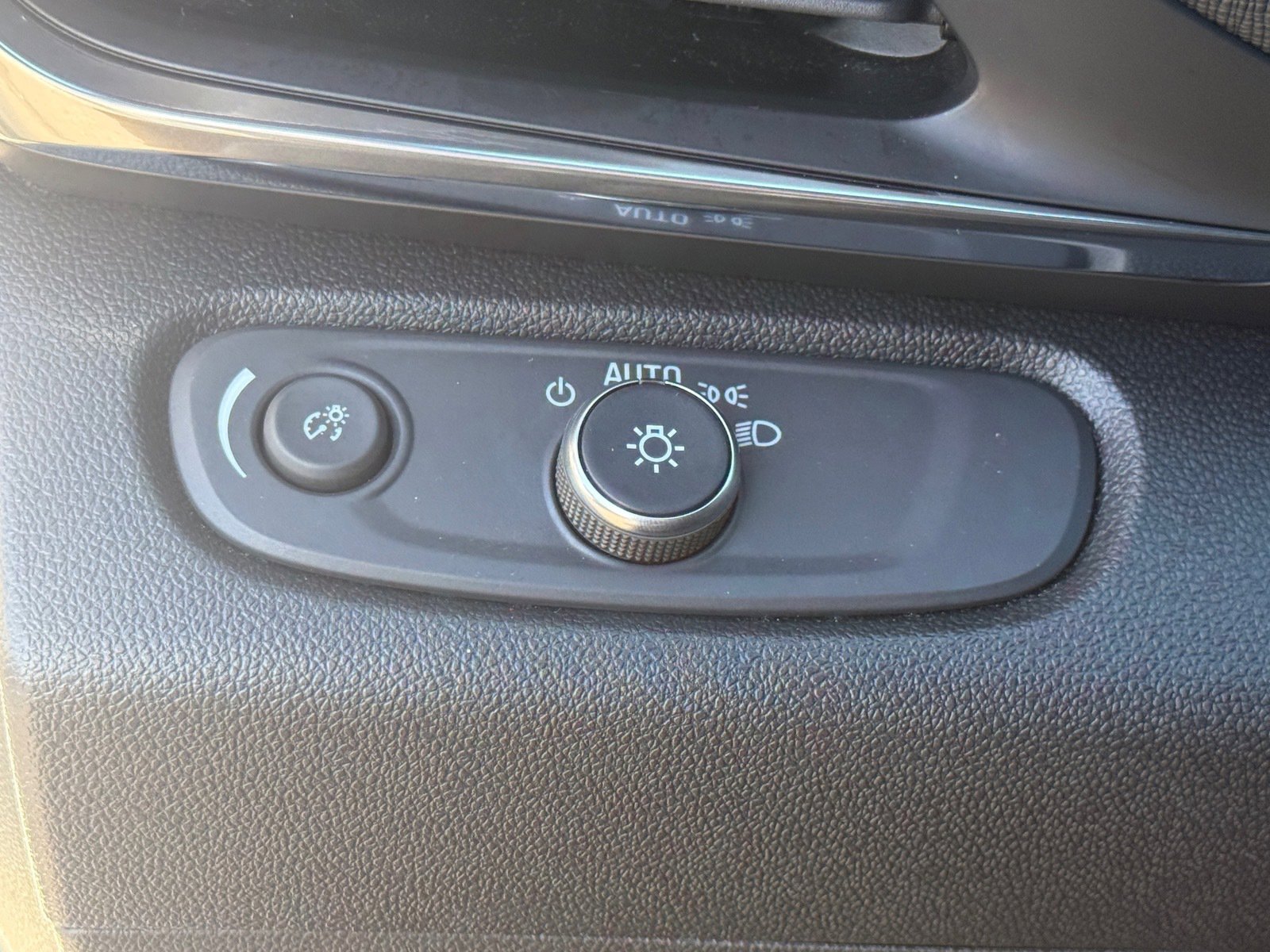 Used 2024 Buick Envista Preferred w/ Convenience II Package image 25
