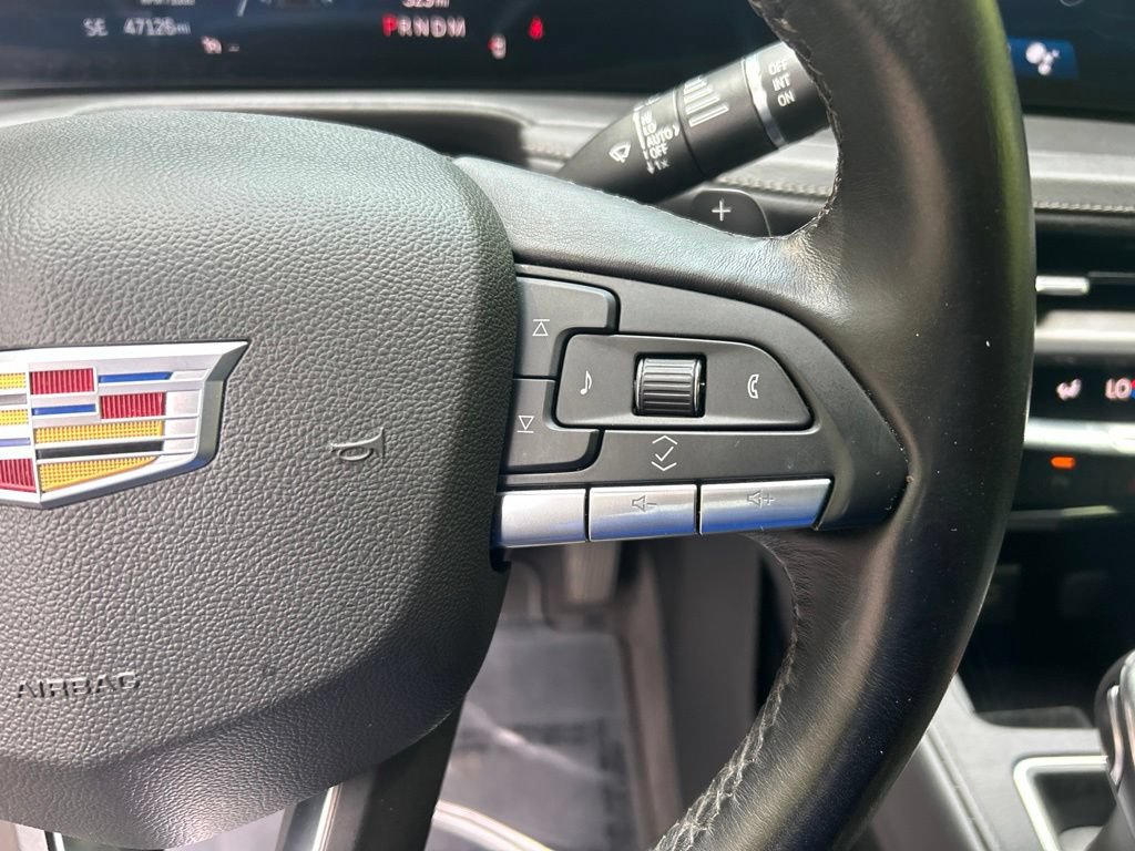 Used 2025 Cadillac XT4 Premium Luxury FWD image 23
