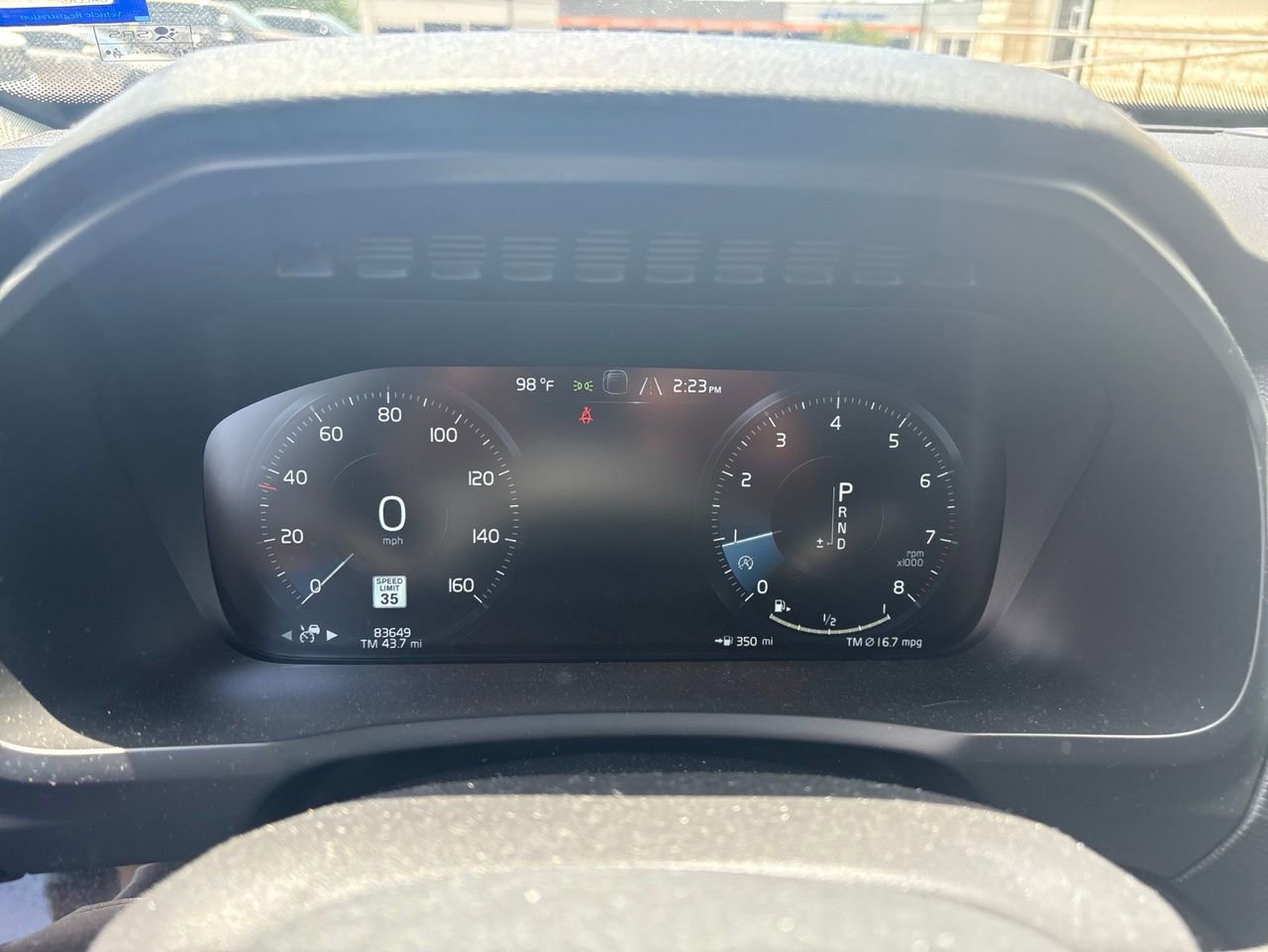 Used 2018 Volvo XC90 T6 Momentum w/ Convenience Package AWD/4WD image 11