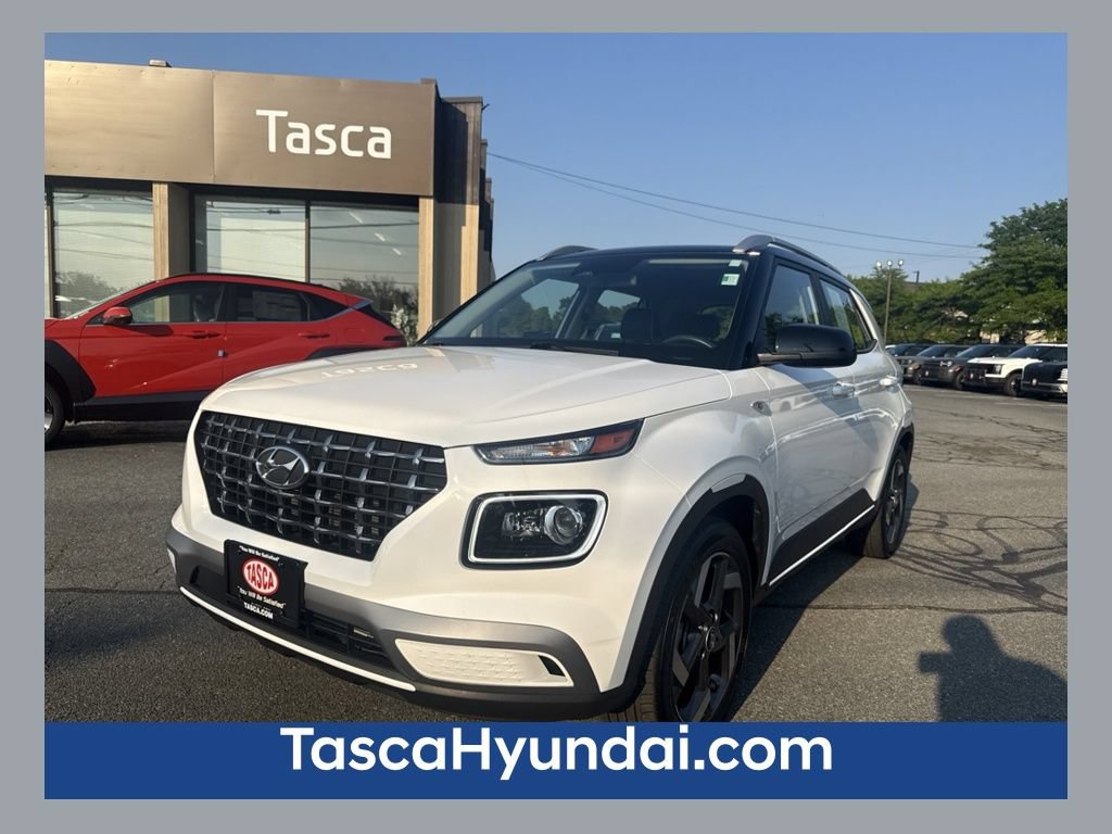 Used 2024 Hyundai Venue Limited FWD image 1