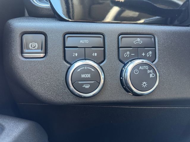 Used 2025 GMC Sierra 1500 SLE image 11