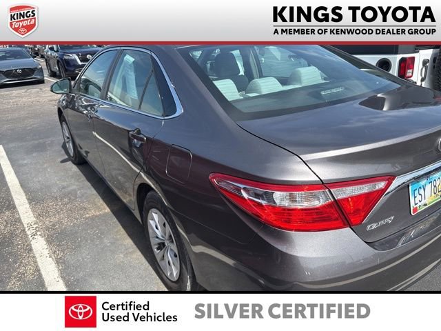 Used 2016 Toyota Camry LE image 4