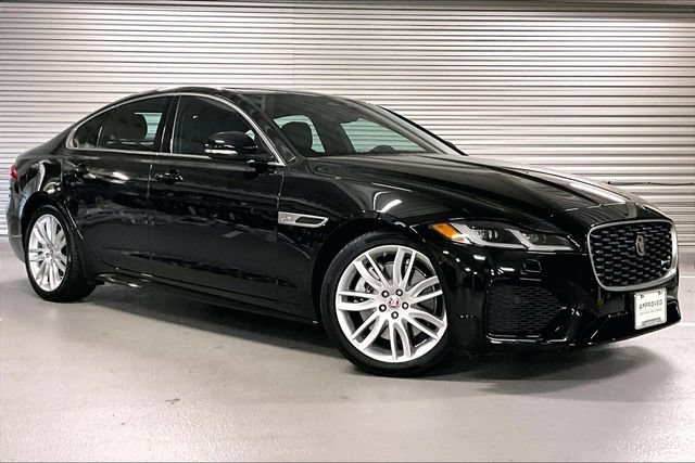 Certified 2022 Jaguar XF R-Dynamic SE AWD/4WD image 12