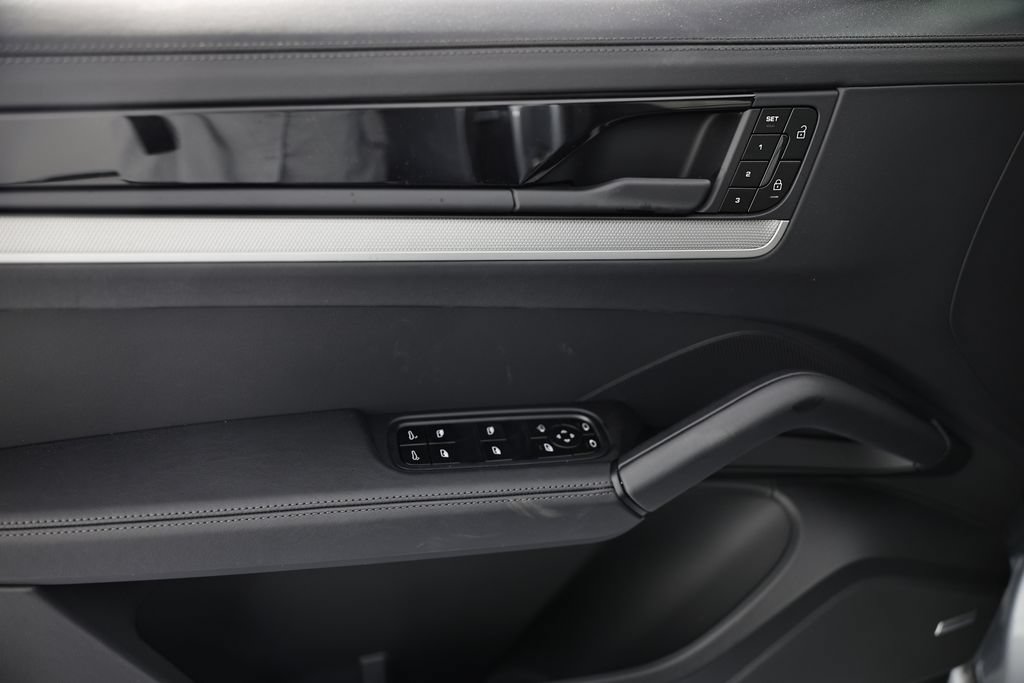 New 2026 Porsche Cayenne S AWD/4WD image 19