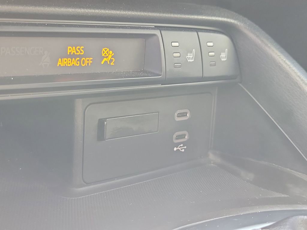 Used 2024 MAZDA MX-5 Miata Club w/ Weather Package image 22