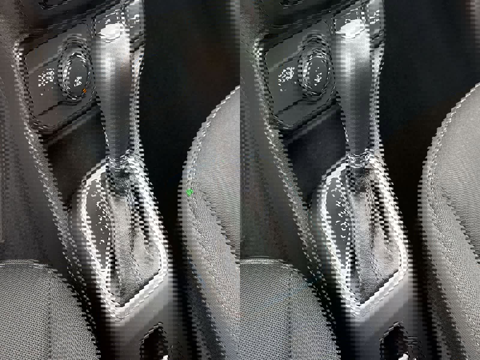 Used 2023 Jeep Renegade Latitude image 25