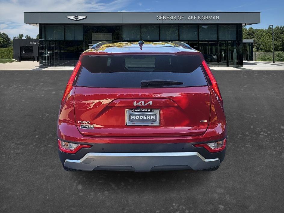 Used 2023 Kia Niro EX FWD image 8