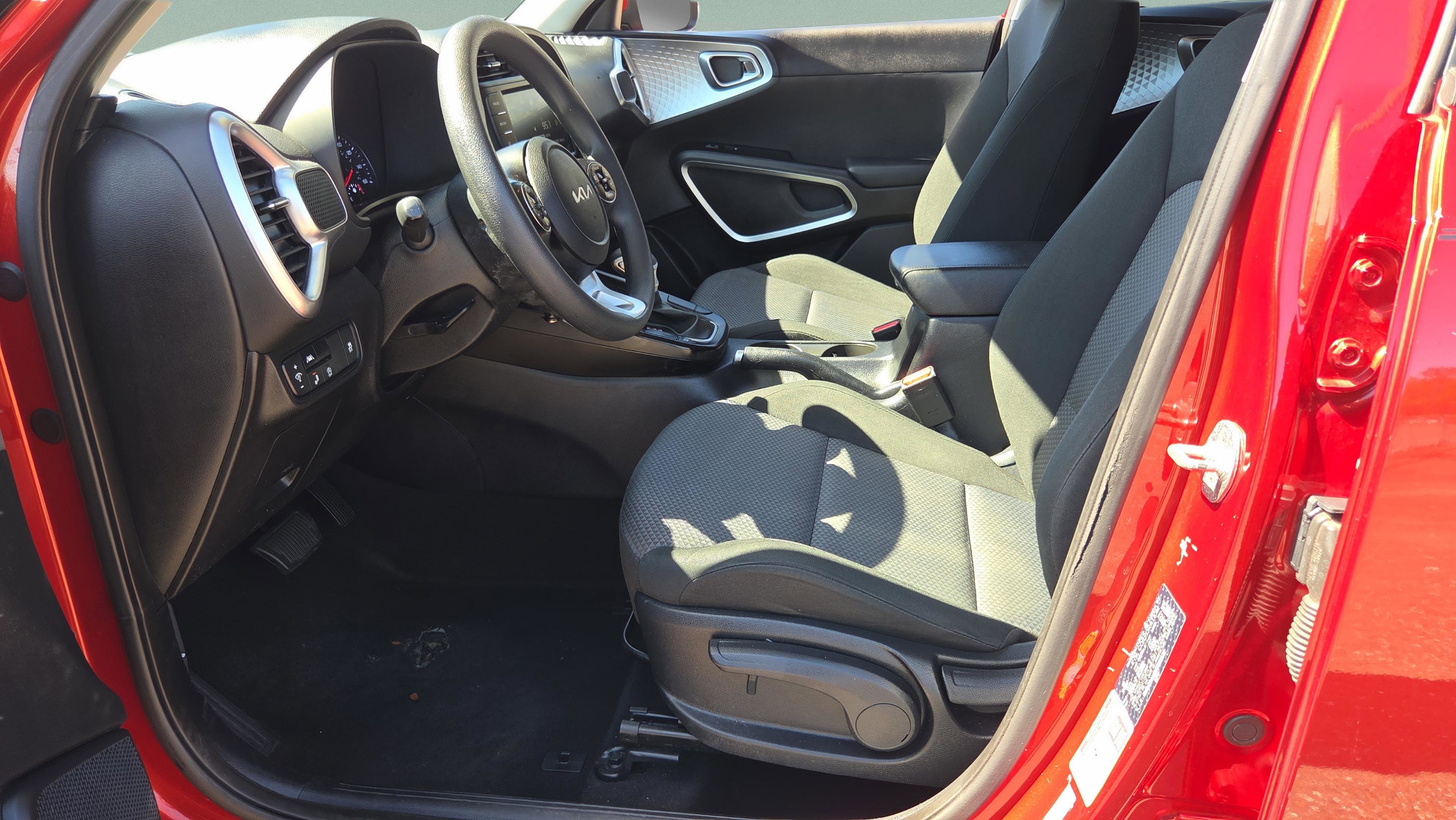 Used 2022 Kia Soul LX w/ Technology Package FWD image 10