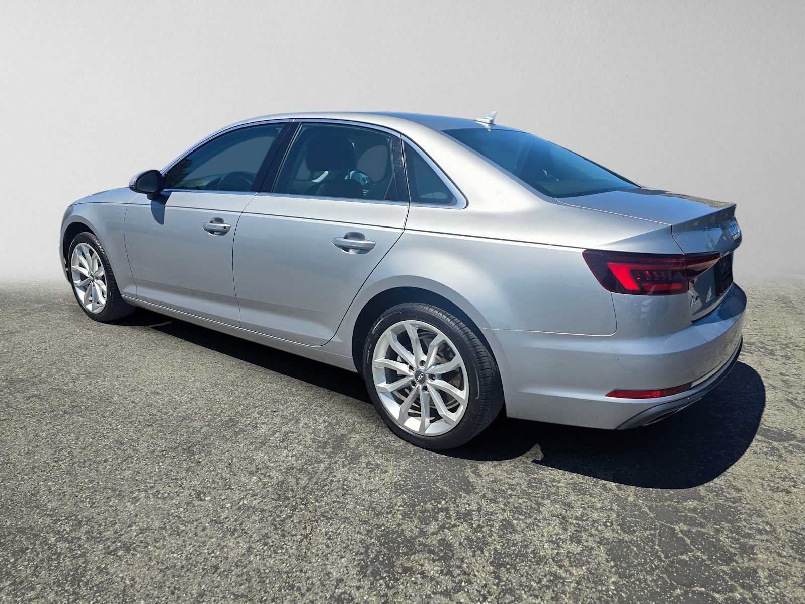 Used 2019 Audi A4 2.0T Premium w/ Convenience Package FWD image 3