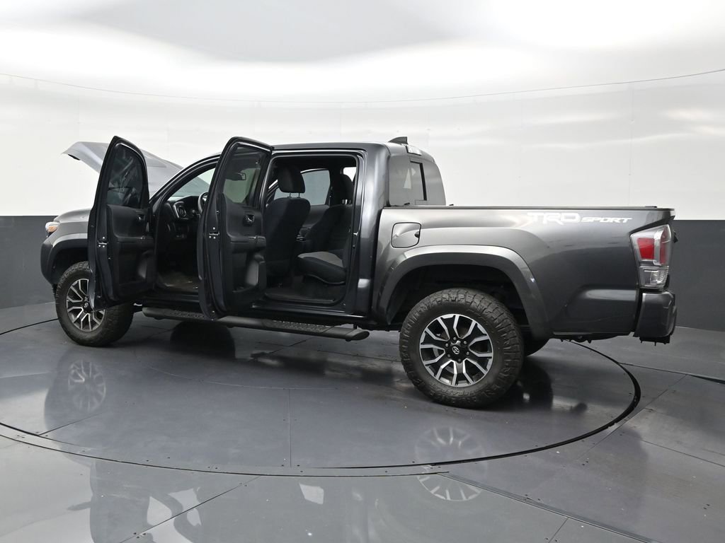 Used 2022 Toyota Tacoma TRD Sport w/ Technology Package image 31