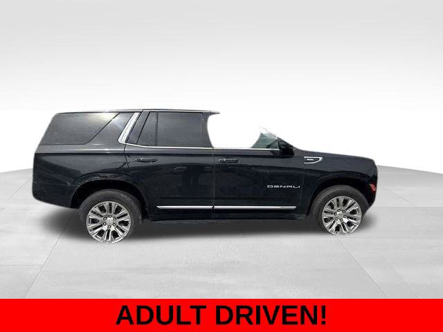 Used 2023 GMC Yukon Denali AWD/4WD image 3