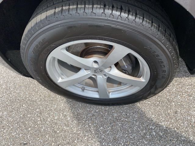 Used 2018 Porsche Macan image 34