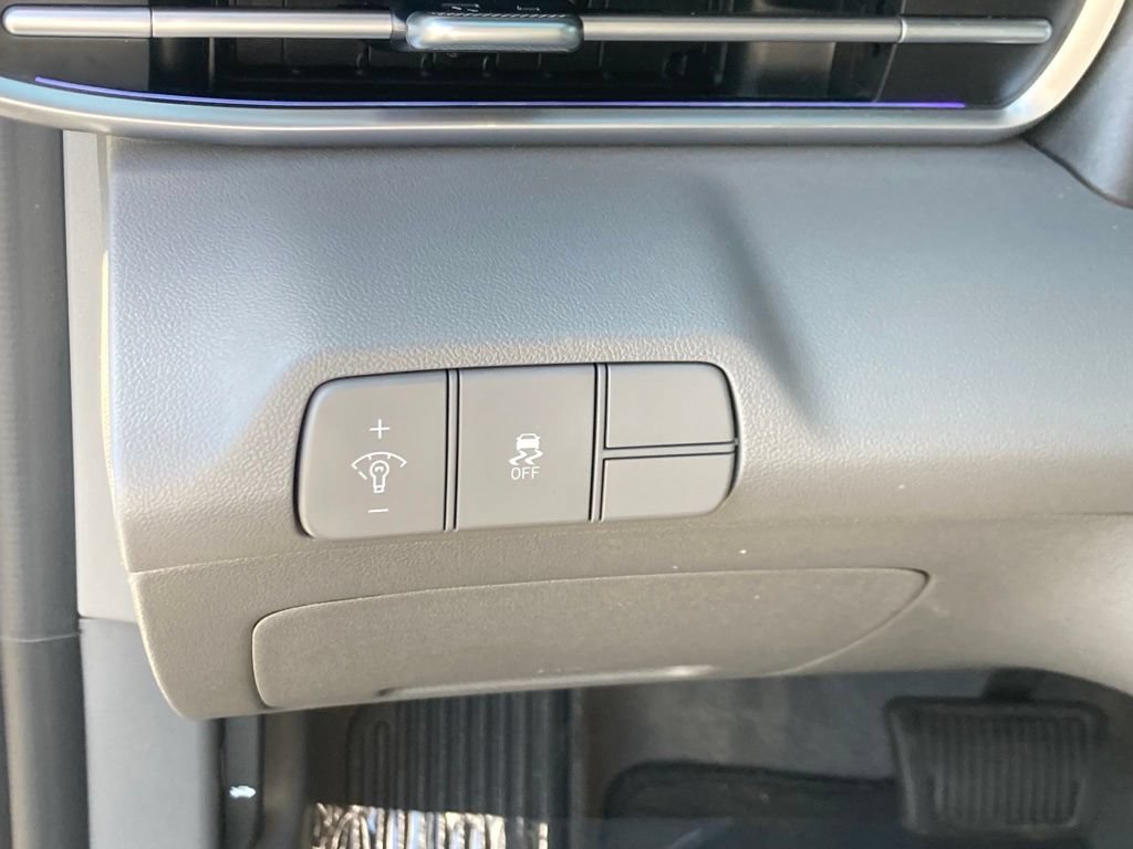 Used 2024 Hyundai Elantra SEL FWD image 13
