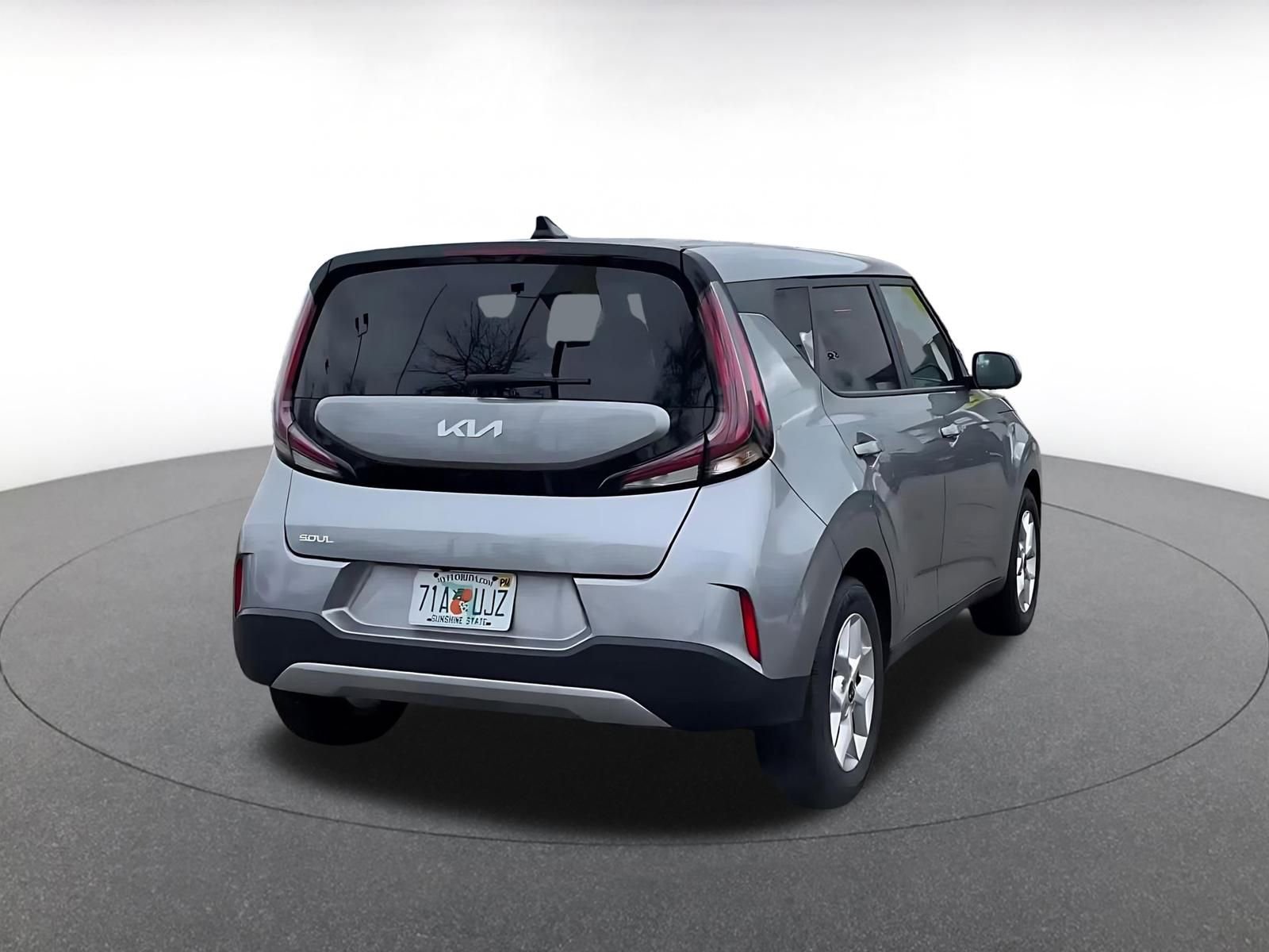 Used 2025 Kia Soul LX w/ LX Technology Package image 14