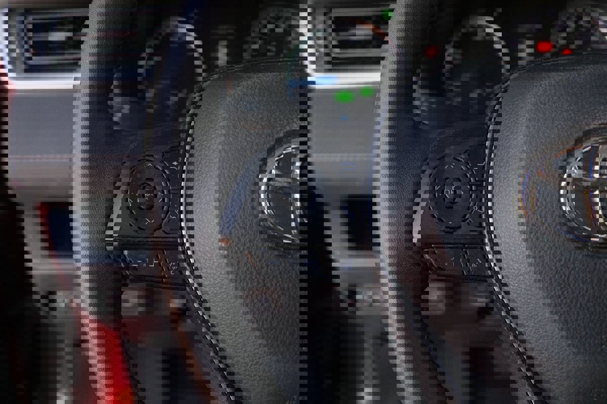 Used 2022 Toyota RAV4 XLE image 16