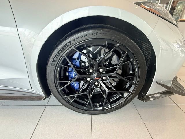 New 2026 Chevrolet Corvette ZR1 w/ ZR1 Carbon Fiber Aero Package image 11