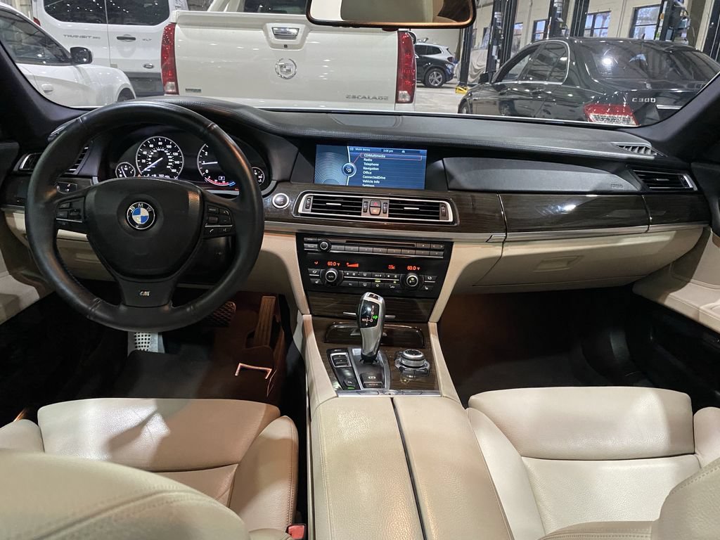 Used 2011 BMW 740Li RWD image 2