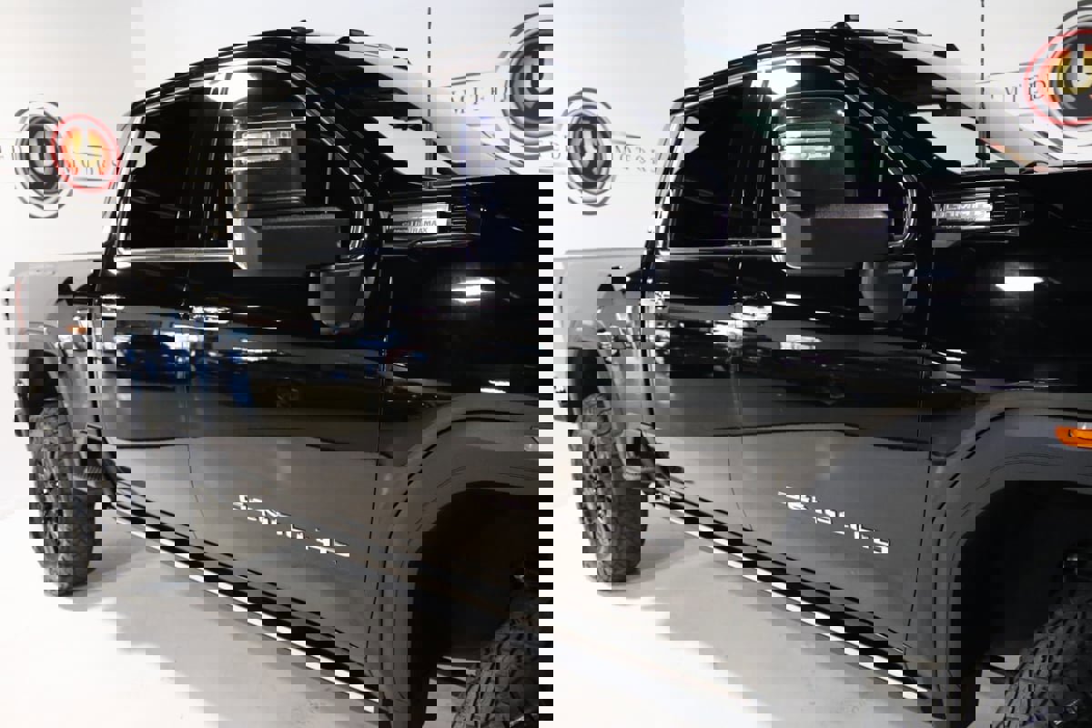 Used 2024 GMC Sierra 3500 Denali Ultimate image 9