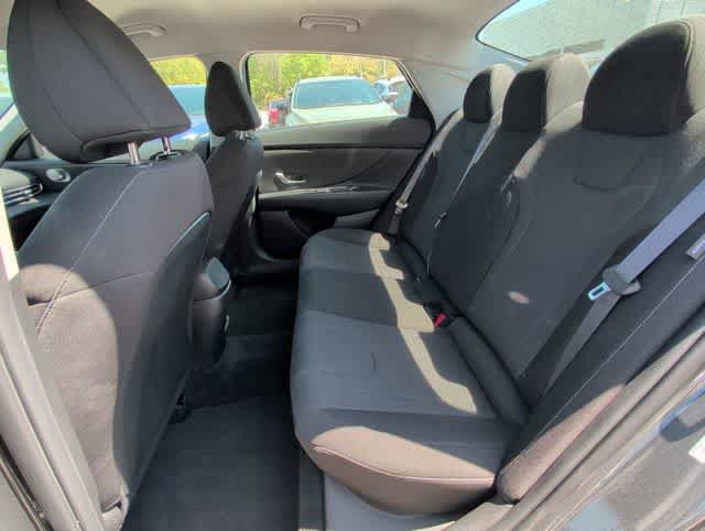 Used 2025 Hyundai Elantra SE FWD image 15