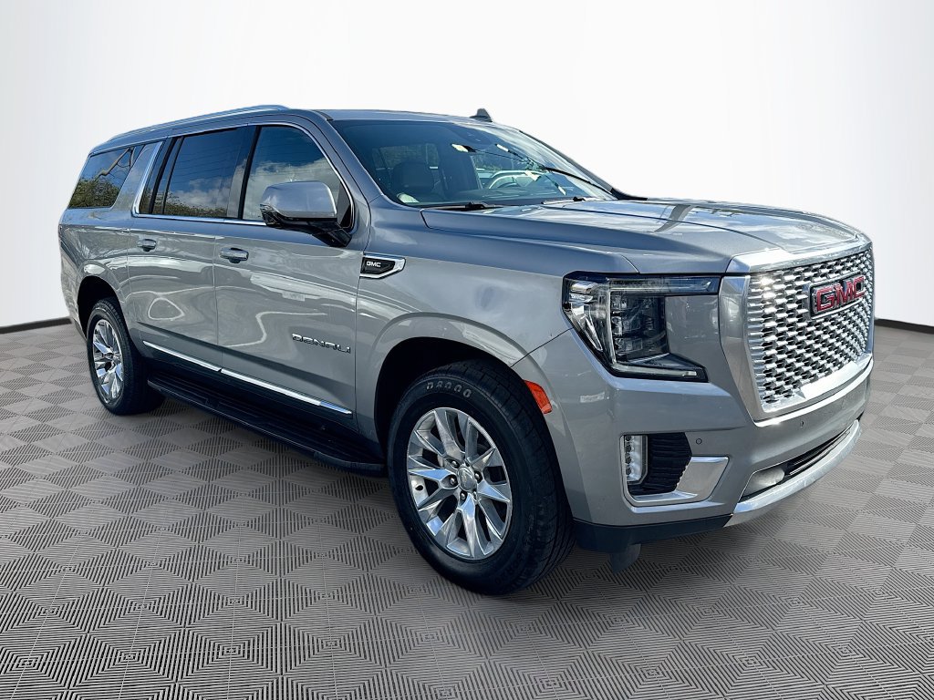 Used 2024 GMC Yukon XL Denali RWD image 4