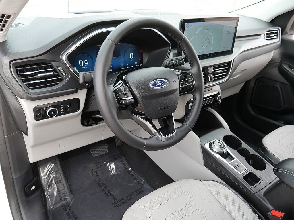 Used 2023 Ford Escape Platinum w/ Premium Technology Package AWD/4WD image 12