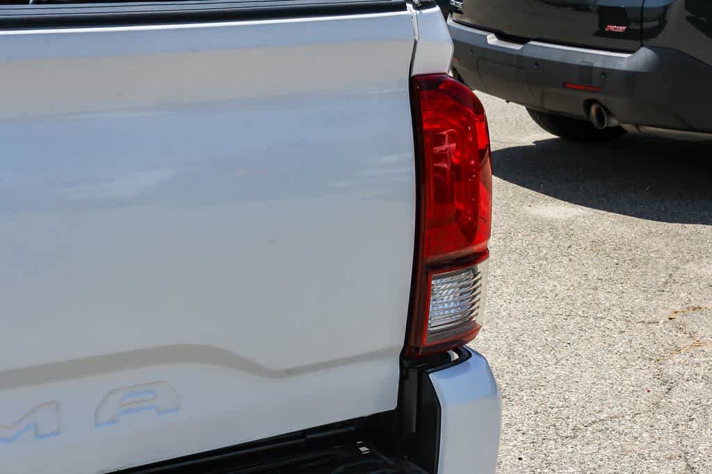 Used 2021 Toyota Tacoma SR AWD/4WD image 11