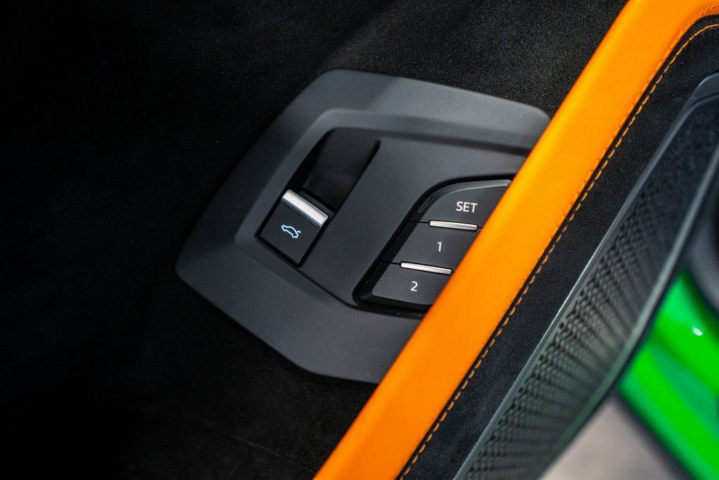 Used 2023 Lamborghini Urus Performante AWD/4WD image 28